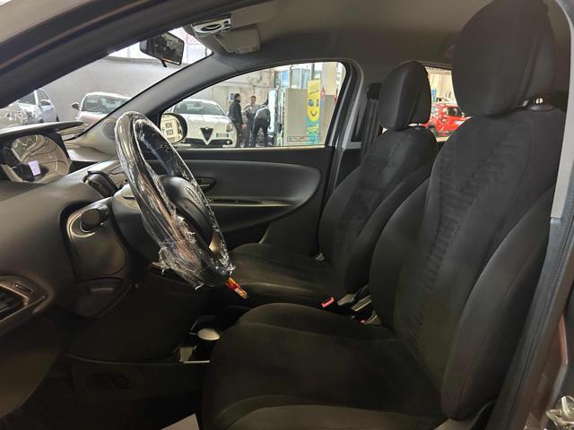 LANCIA Ypsilon 1.2 69 CV 5 porte Gold