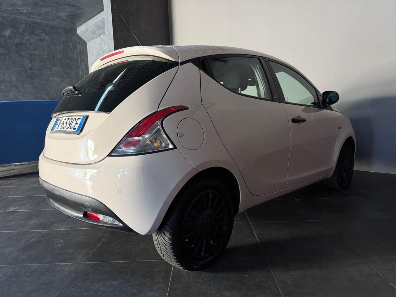 Lancia Ypsilon 1.2 69 CV 5 porte Platinum