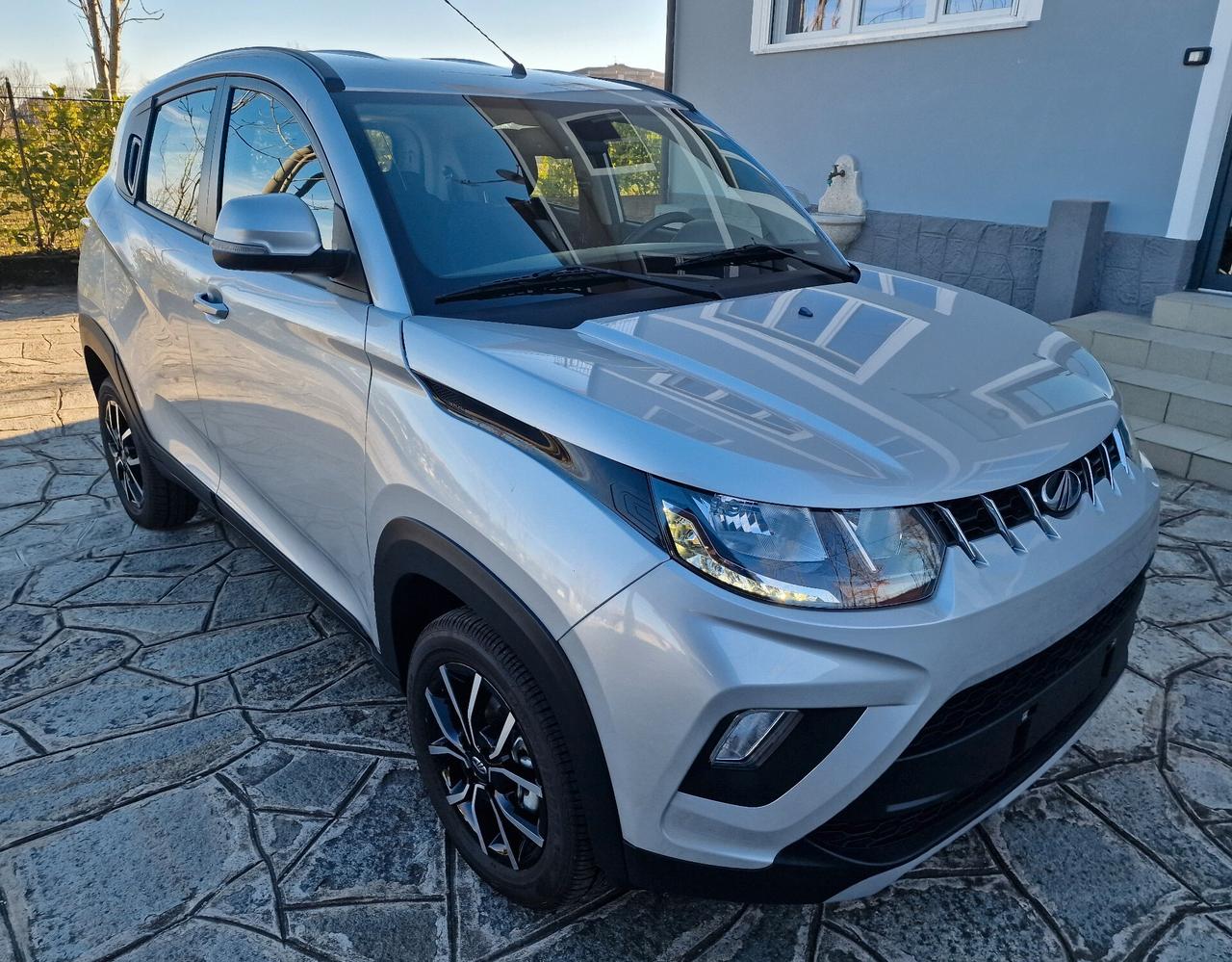 Mahindra Kuv100 NUOVO - 1.2 VVT K8 87cv