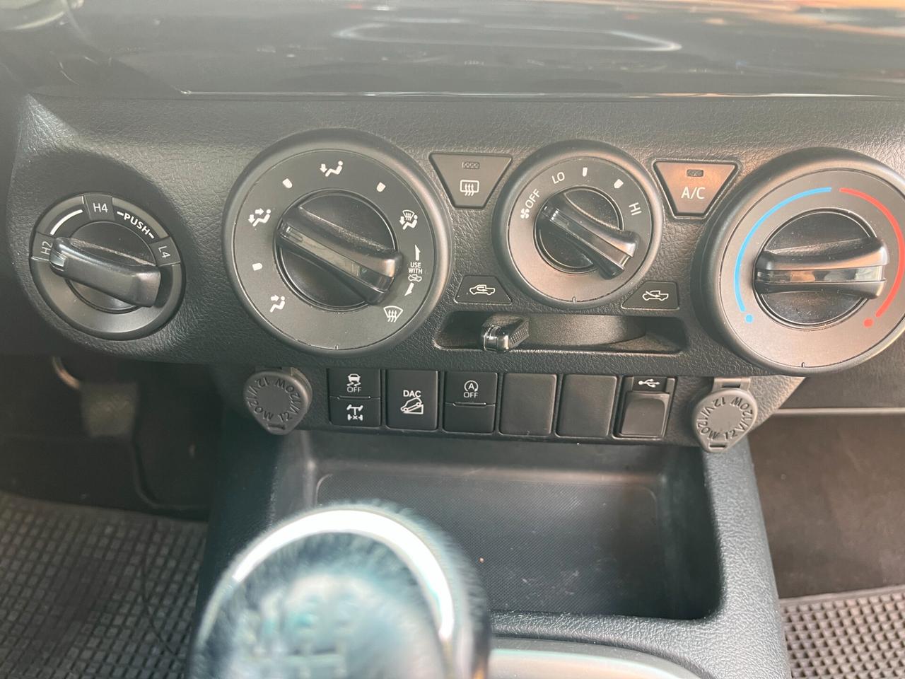 Toyota Hilux 2.4 D4D 4WD 2+2p cassone lungo - 35.000km