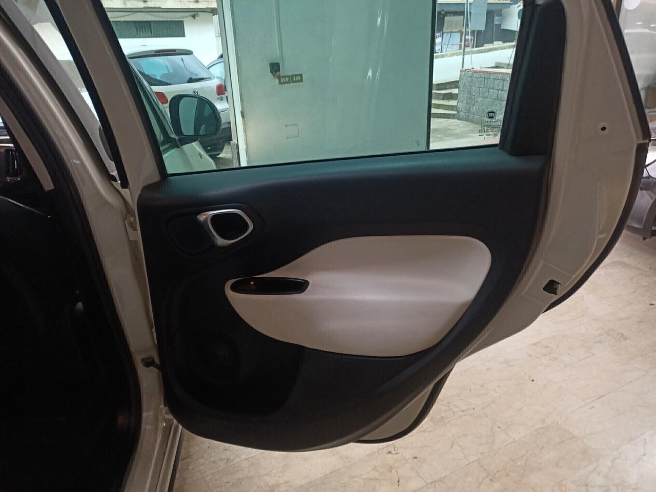 Fiat 500L 1.6 MJT 120CV Trekking navigatore grande trazione disinseribilePARI AL NUOVO 2016