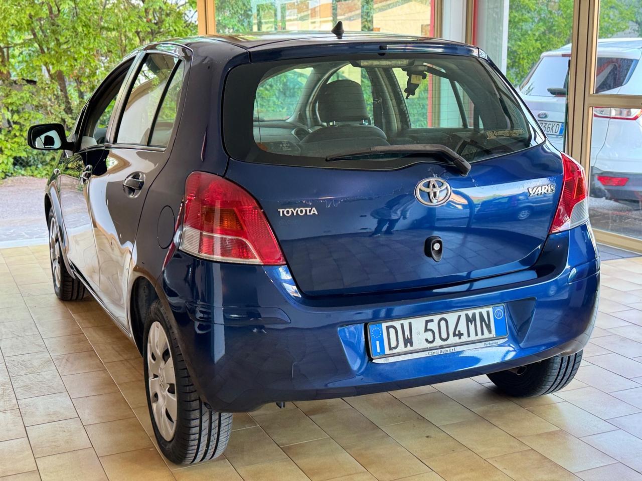 Toyota Yaris 1.0 5 porte Sol