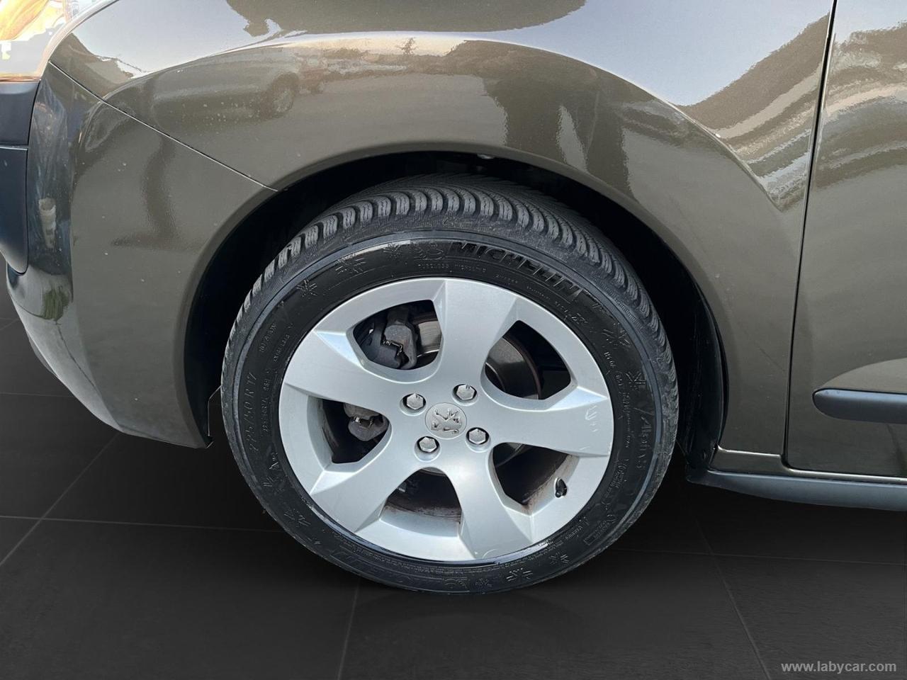 PEUGEOT 3008 1.6 HDi 110 CV ca. robot. Premium C.AUTOMATICO