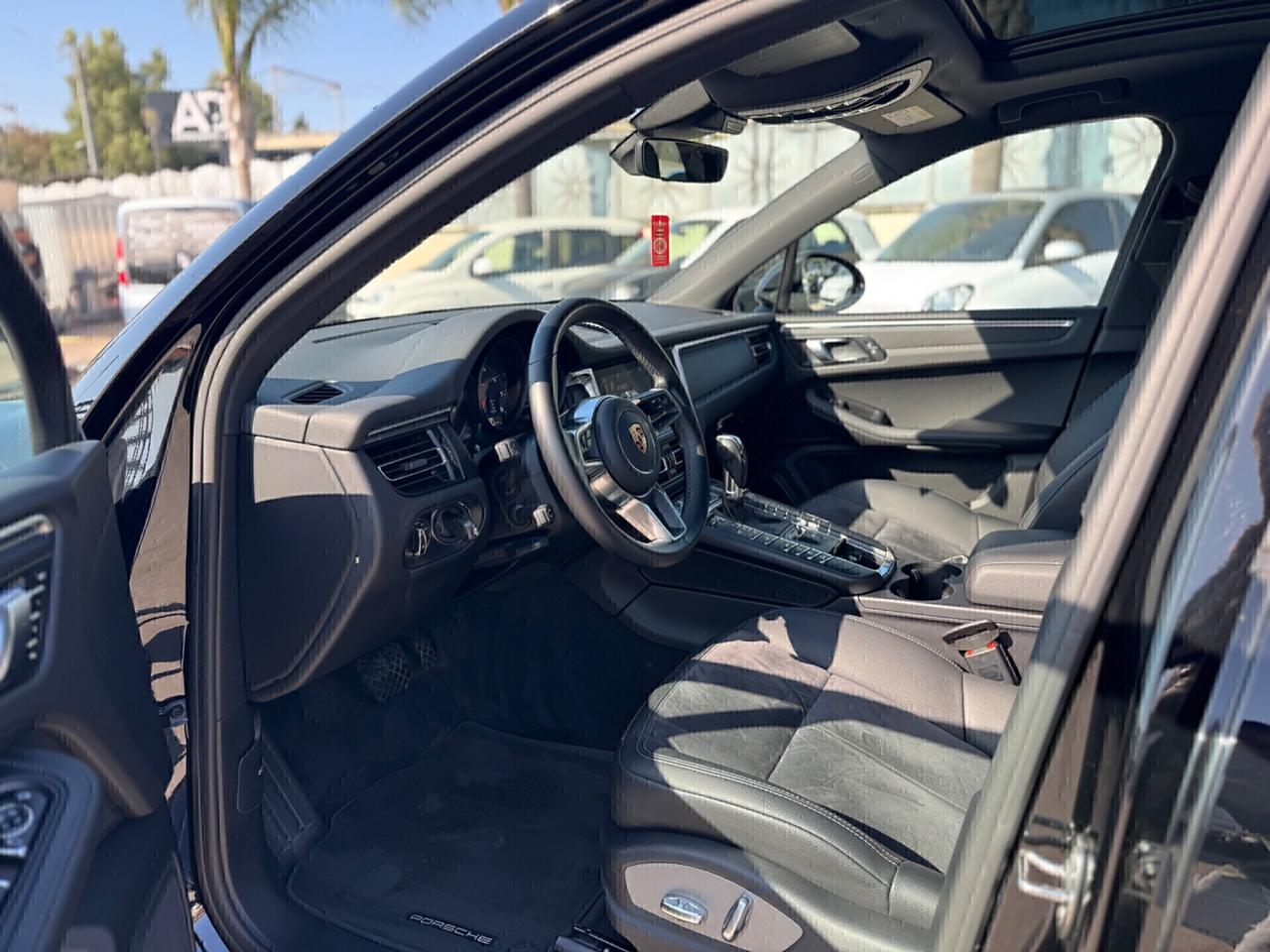 Porsche Macan 2.0 pari al nuovo