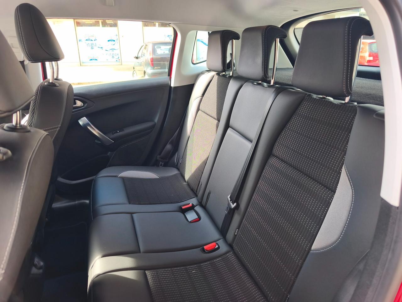 Peugeot 2008 BlueHDi 120 S&S Allure
