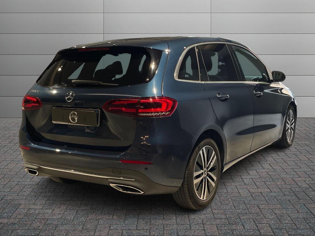 Mercedes-Benz Classe B - W247 2018 - B 180 d Sport auto