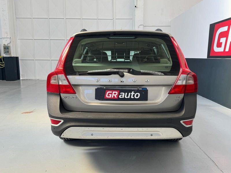 Volvo XC70 XC70 2.4 d5 Momentum awd 185cv