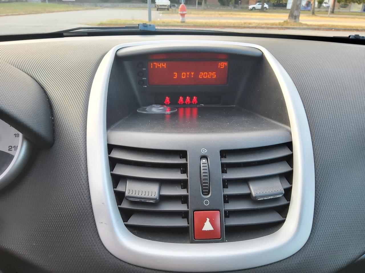 Peugeot 207 1.4 VTI GPL 95CV