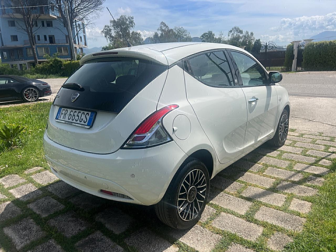 Lancia Ypsilon 1.2 69CV GPL Ecochic Gold-2018