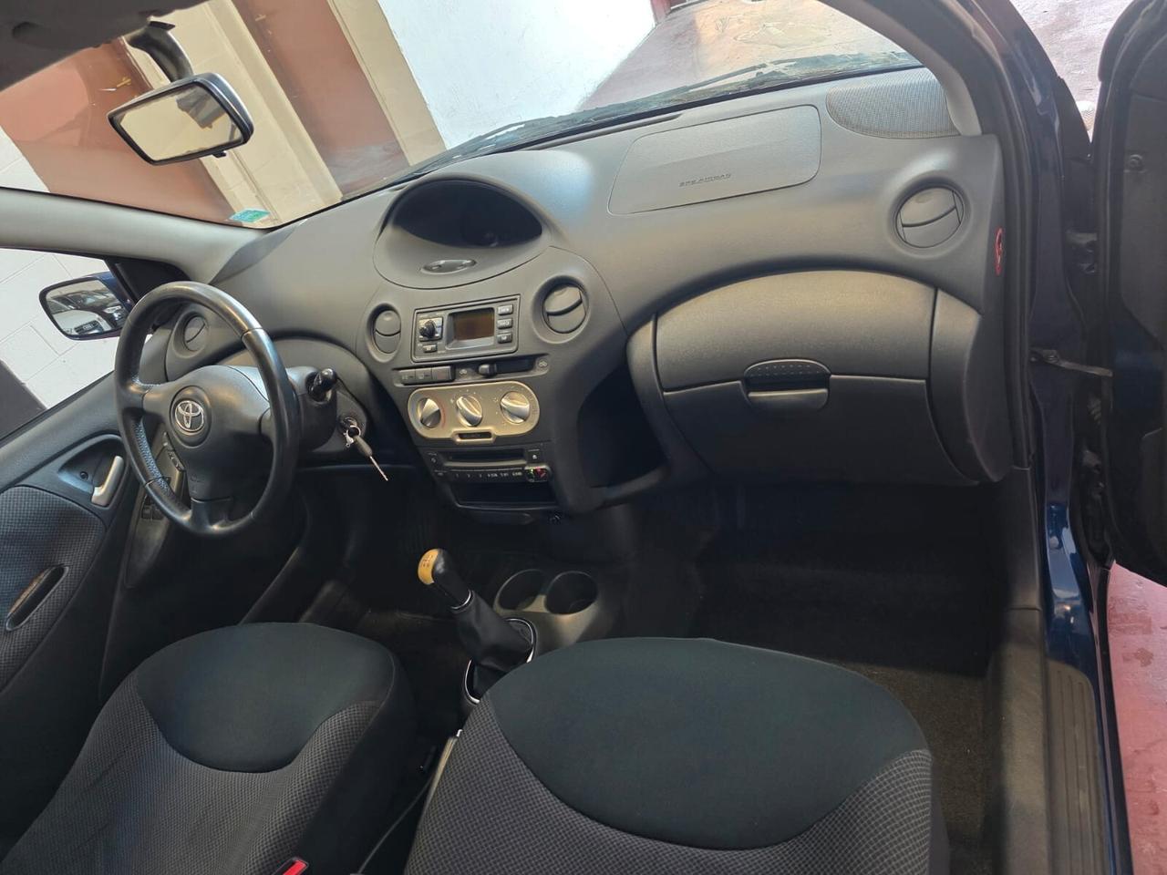 Toyota Yaris 1.0i 16V cat 5 porte Sol Blue neopat