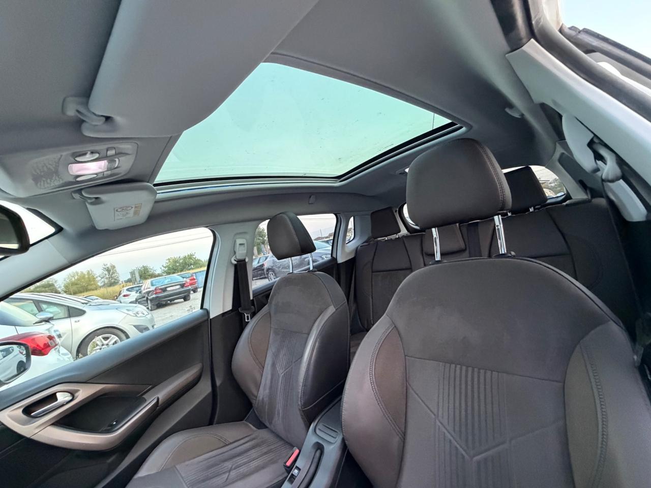 Peugeot 2008 BlueHDi 120 S&S Crossway