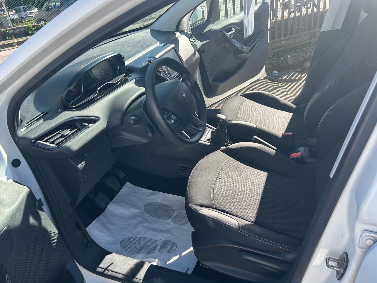 Peugeot 208 BlueHDi 100 5 porte Allure