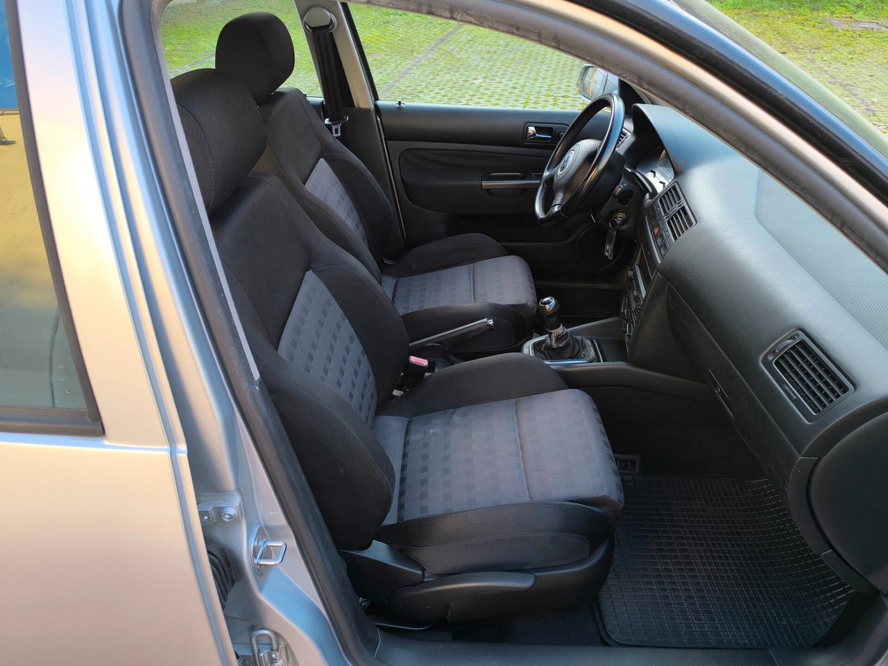 Volkswagen Bora 1.6 16V cat Trendline