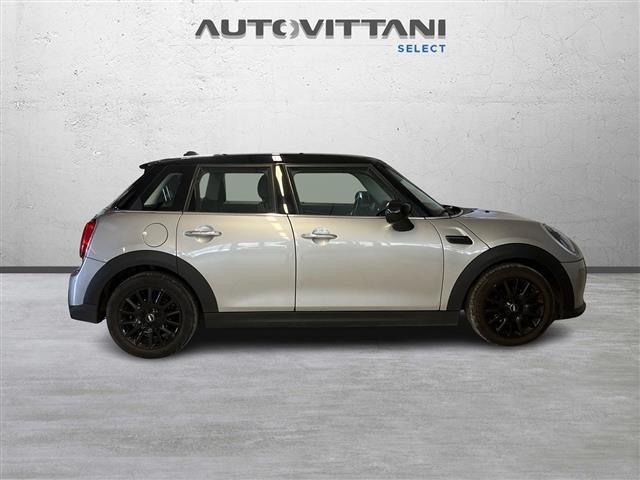 MINI Mini 5 Porte 1.5 Twin Power Turbo Cooper Essential