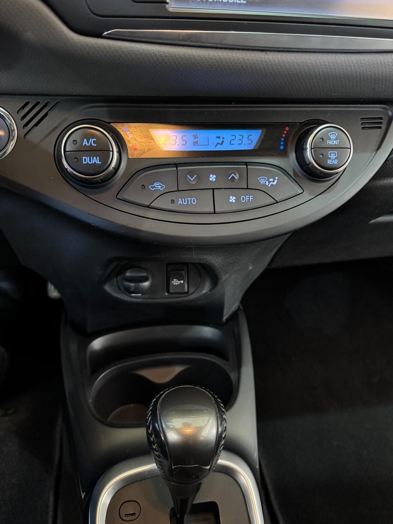 Toyota Yaris 1.5 Hybrid AUTOMATICA Business OK NEO