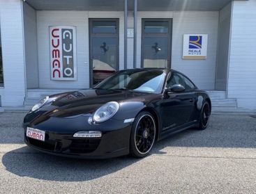 PORSCHE 911 Carrera 4 GTS Coupé