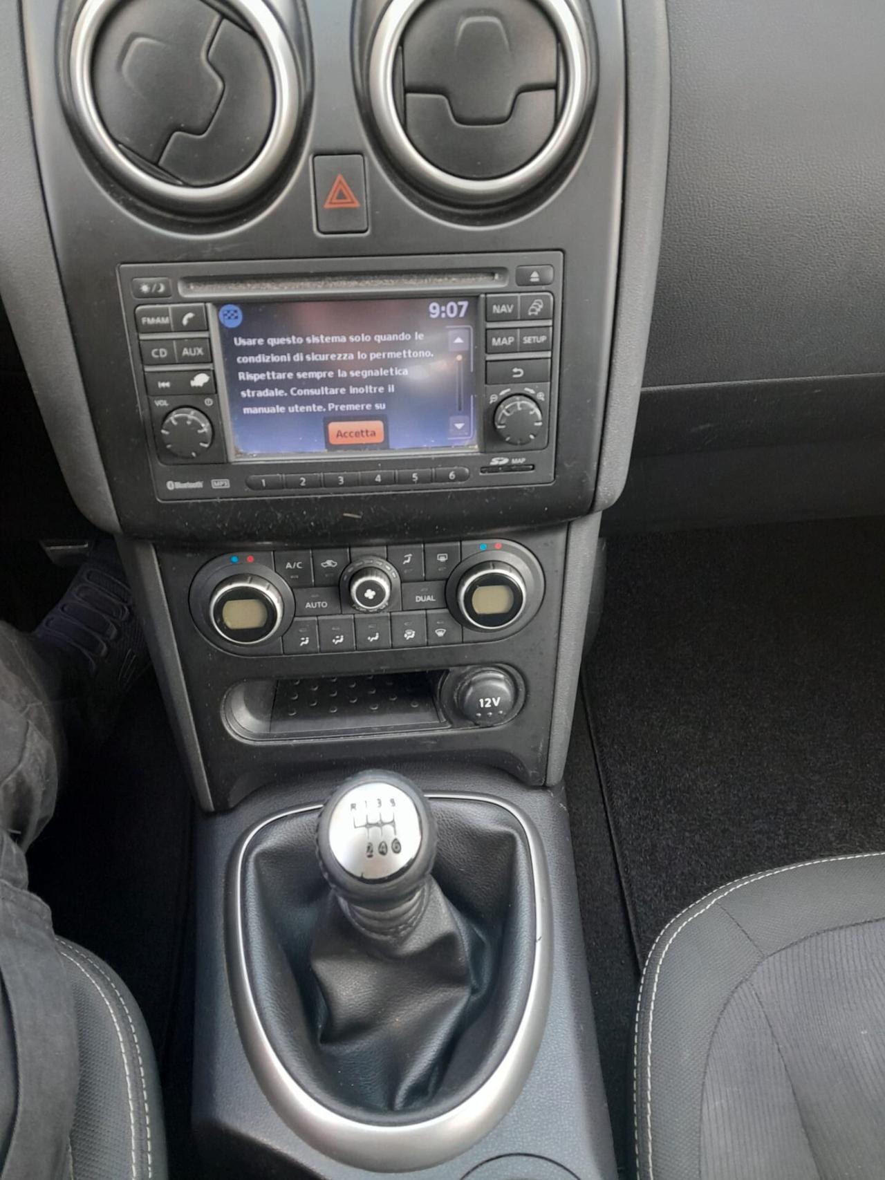 Nissan Qashqai 2.0 dCi n-tec 7 posti