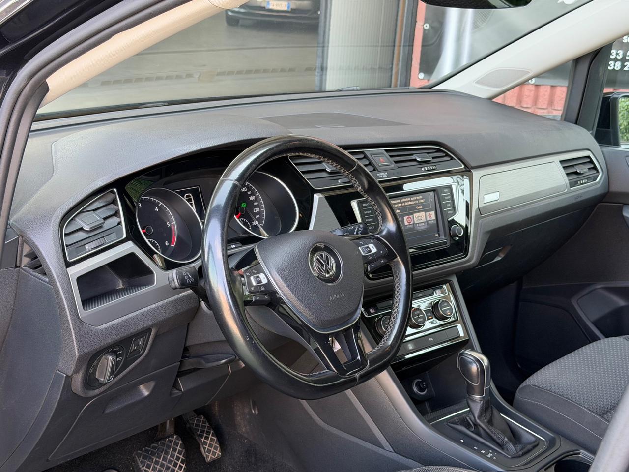 Volkswagen Touran 2.0 TDI 150 CV SCR DSG Business BlueMotion Technology
