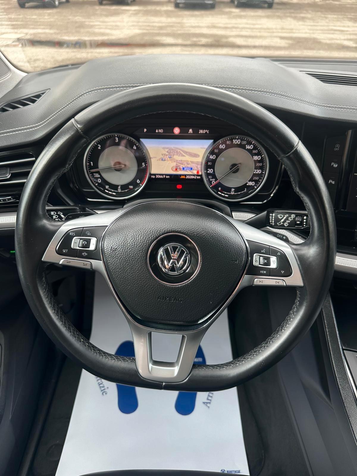 Volkswagen Touareg 3.0 V6 TDI SCR Black Style Tetto Panoramico Pelle Totate Sospensioni Regolabili