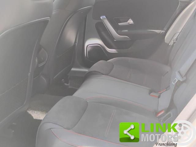 MERCEDES-BENZ A 200 Premium
