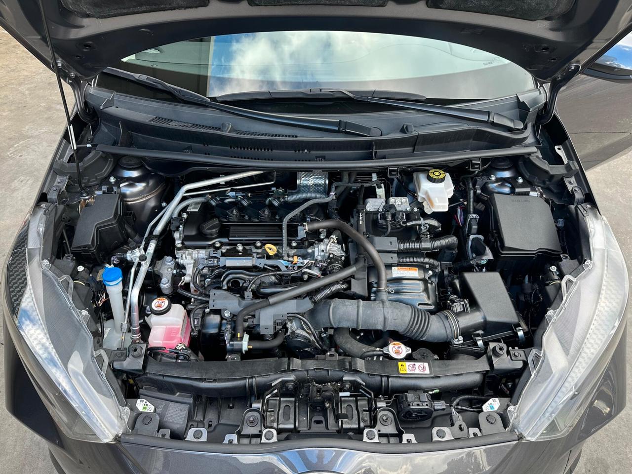 Toyota Yaris 1.5 Hybrid 5 porte Business PREZZO PROMO