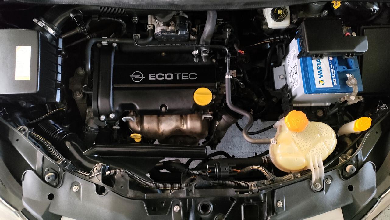 Opel Corsa 1.2 3 porte Sport