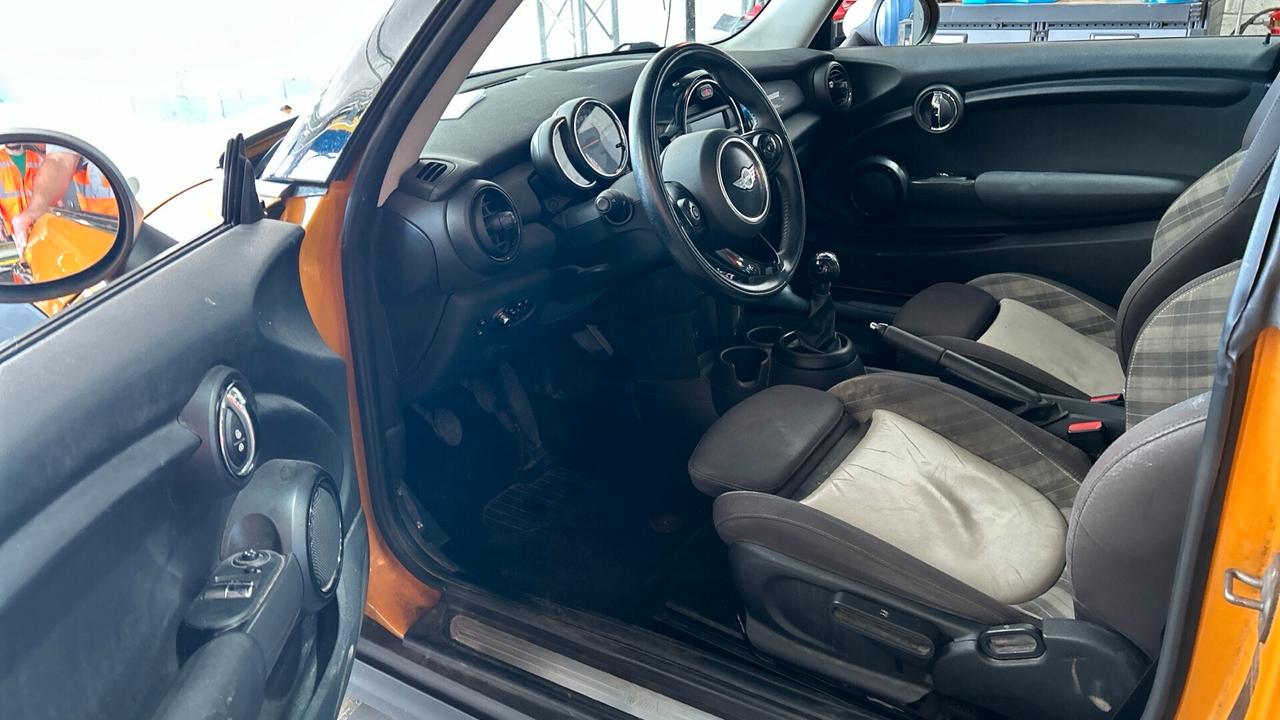 MINI Cooper D 1.5 116 CV 3 Porte - Pacchetto CHILI - Euro 6