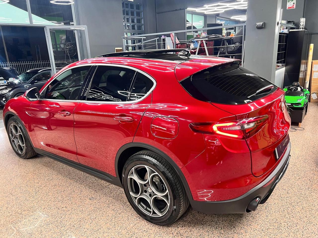 Alfa Romeo Stelvio 2.2 Turbodiesel 180 CV AT8 Q4 Executive red competition