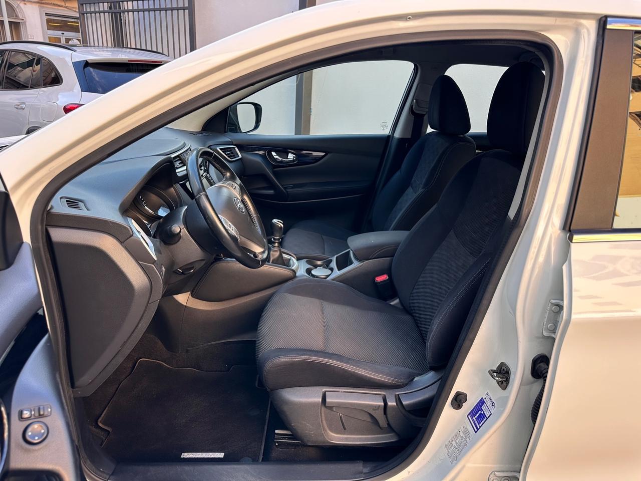 Nissan Qashqai 1.5 dCi N-Connecta