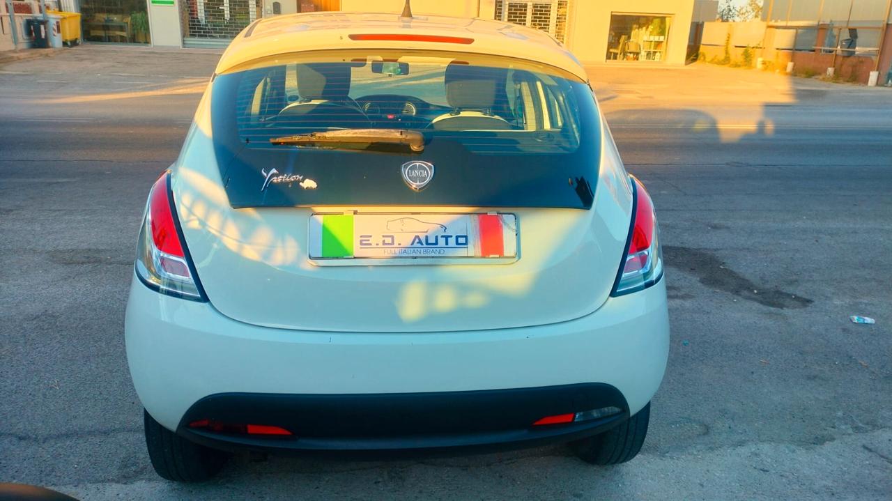 Lancia Ypsilon 0.9 TwinAir 85 CV 5 porte Metano Ecochic Elefantino