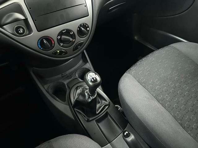 Ford Focus 1.6i 16V cat 5p. Ghia