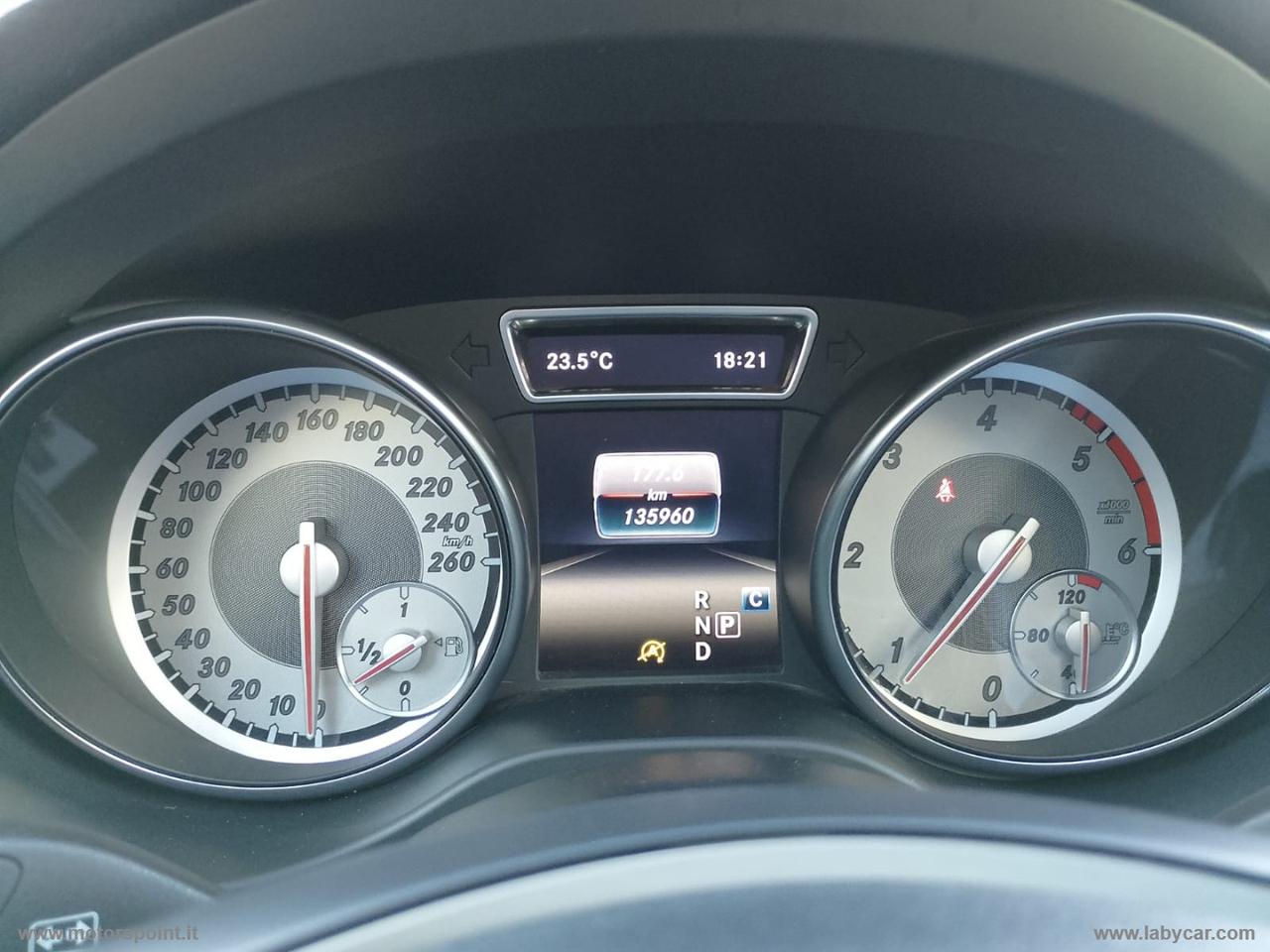 MERCEDES-BENZ GLA 180 d Automatic Sport *TETTO *PELLE