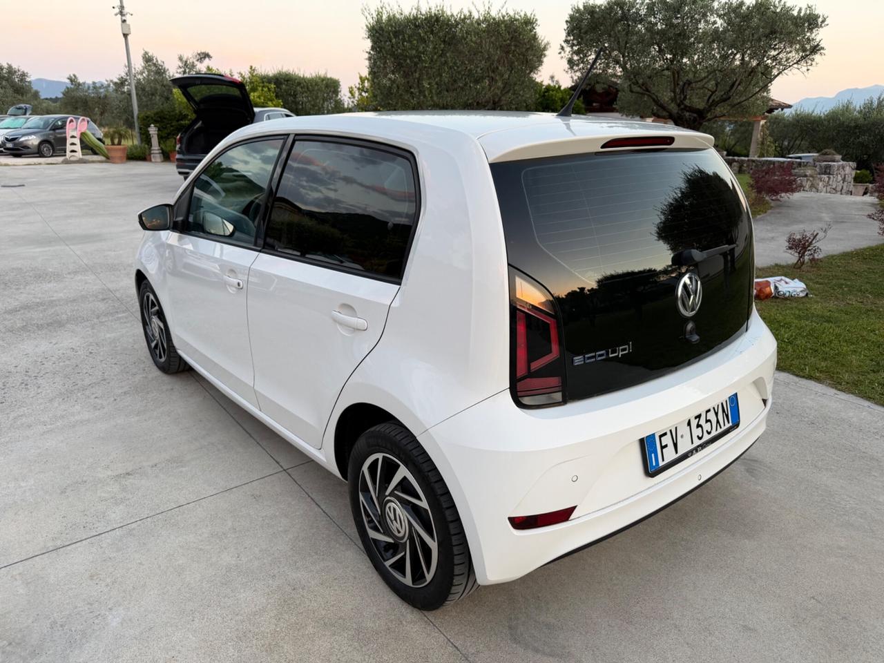 Volkswagen up! 1.0 5p. eco high BlueMotion Technology