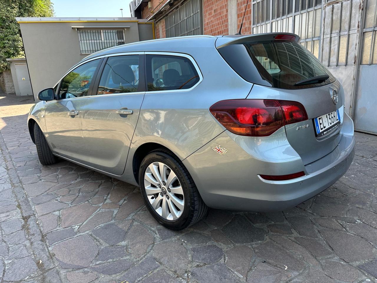Opel Astra 1.7 CDTI 110CV Sports Tourer Cosmo