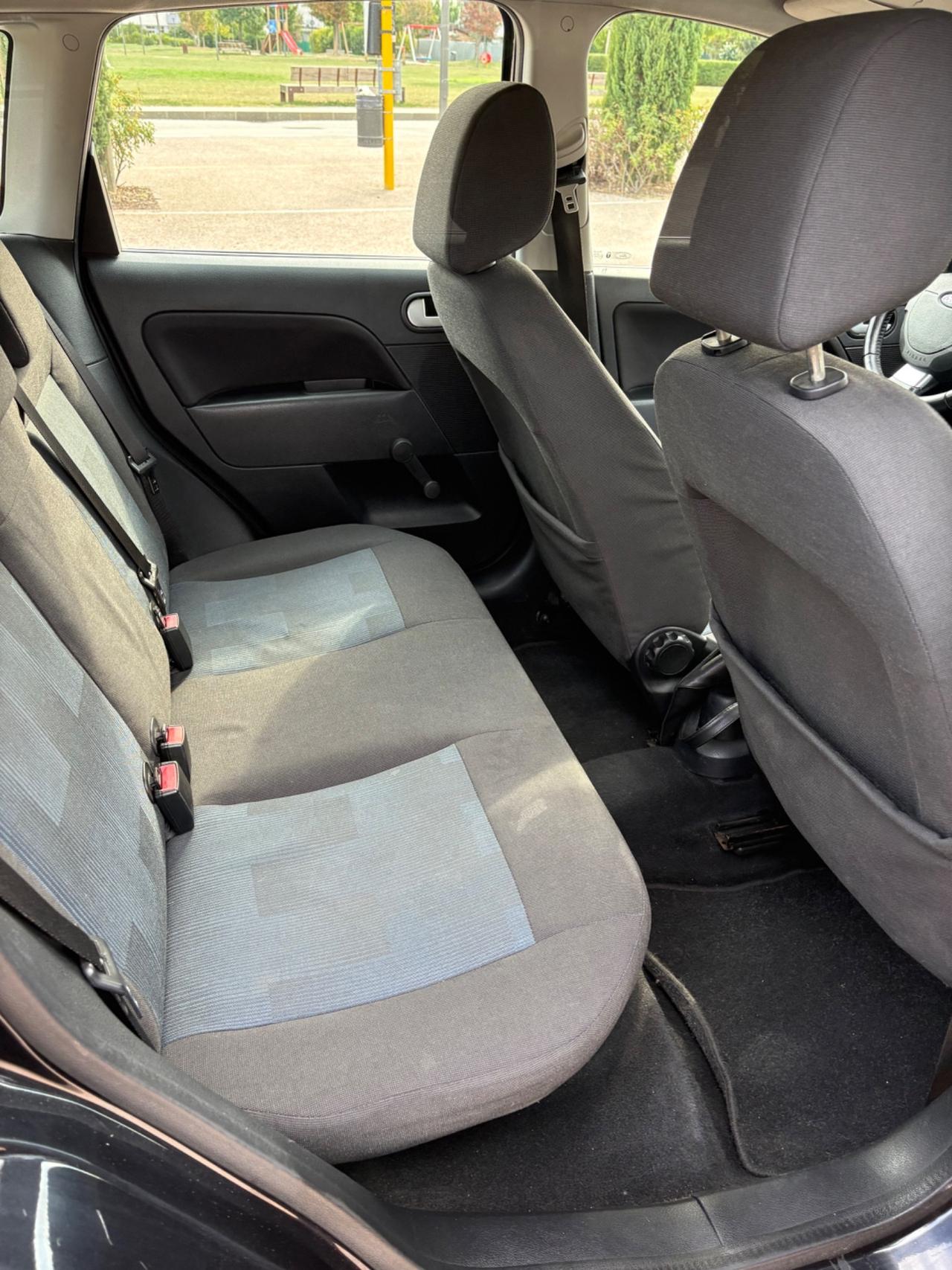 Ford Fiesta 1.4 TDCi 5p. Neo patentati