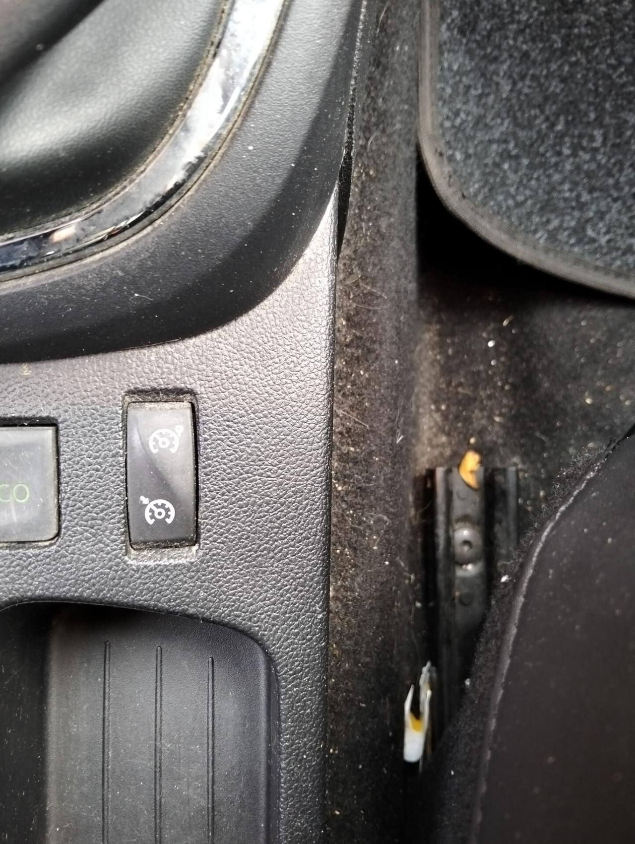 Renault Captur 1.5 DCI 90cv Hypnotic 2017 Sinistrata