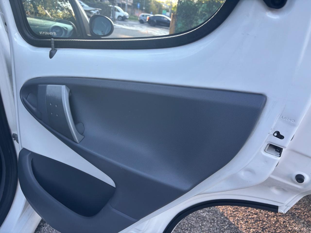 Citroen C1 1.0 5 porte AUTOMATICA ok neopatentati