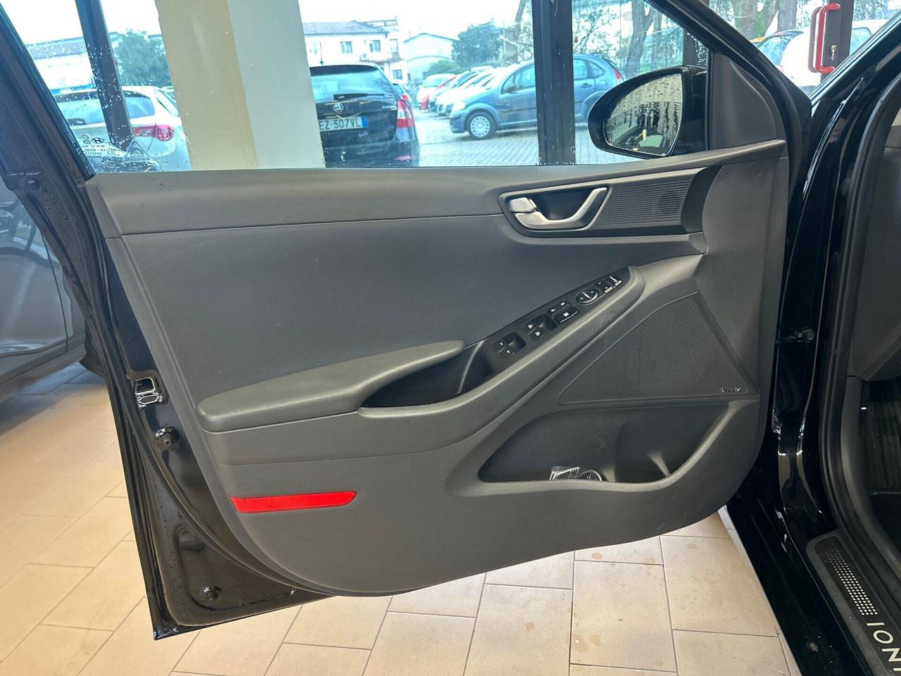 Hyundai Ioniq 1.6 Hybrid DCT Classic