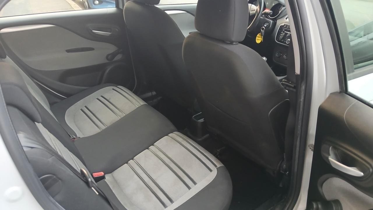 Fiat Punto Evo 1.3 Mjt 95 CV DPF 5 porte S&S Dualogic Dynamic