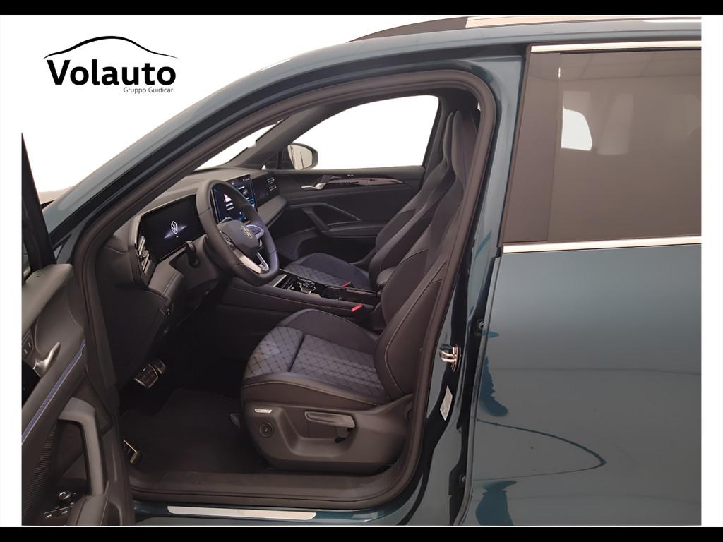 VOLKSWAGEN Tiguan III 2024 - Tiguan 2.0 tdi R-Line 150cv dsg