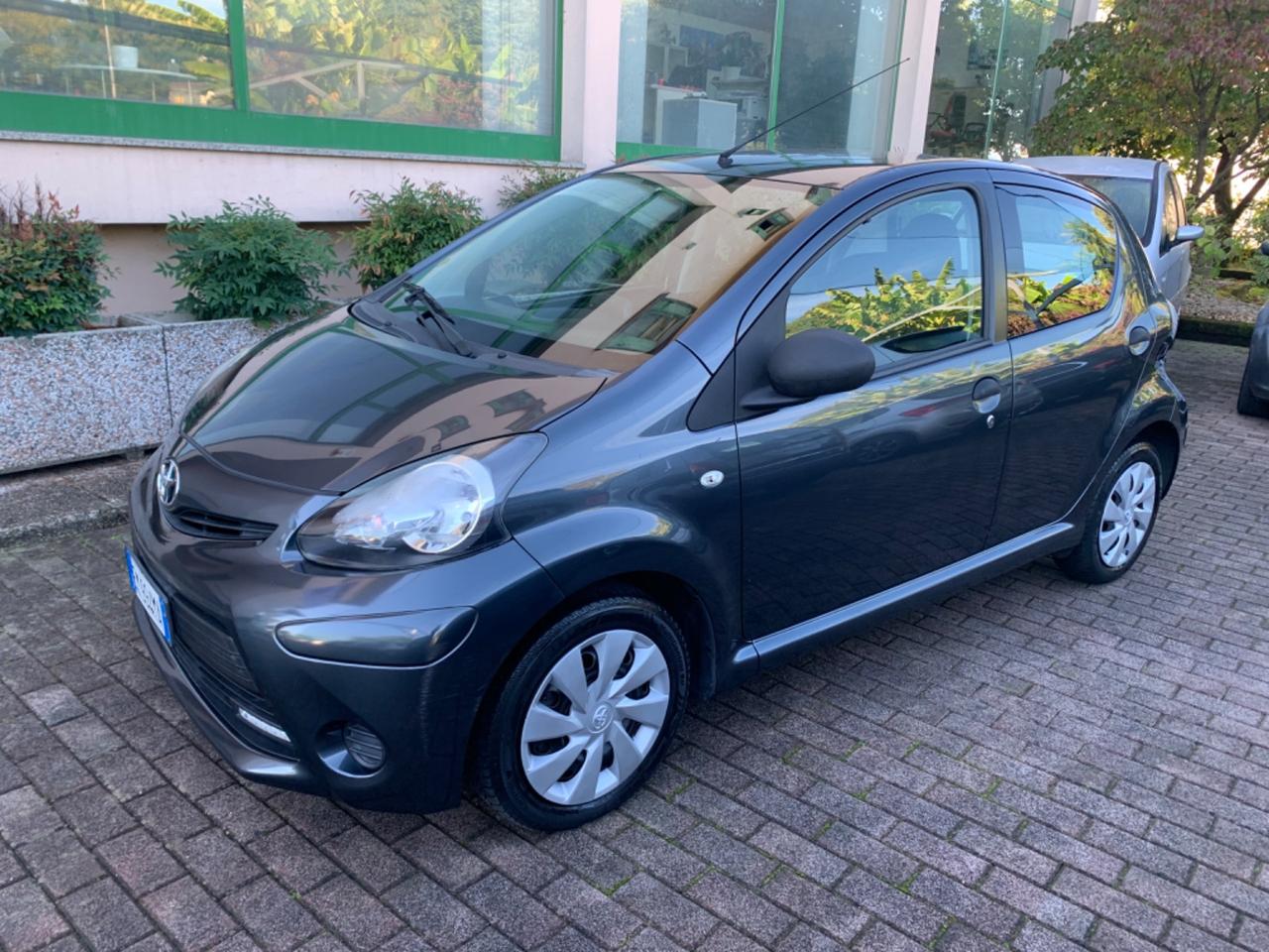 Toyota Aygo 1.0 12V VVT-i 5 porte Lounge Connect