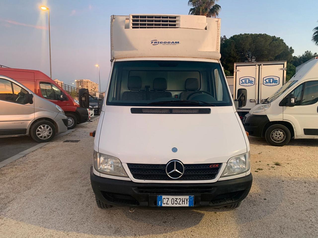 MERCEDES SPRINTER COIBENTATO REFRIGERATO DOPPIA TEMPERATURA