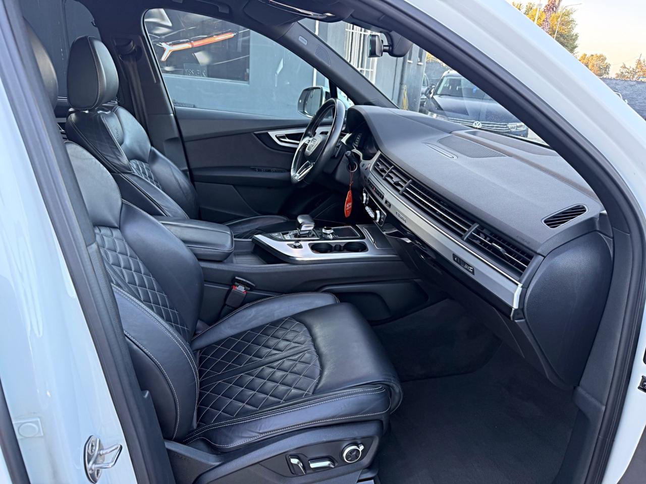 Audi Q7 SQ7 4.0 V8 TDI quattro tiptronic Business Plus