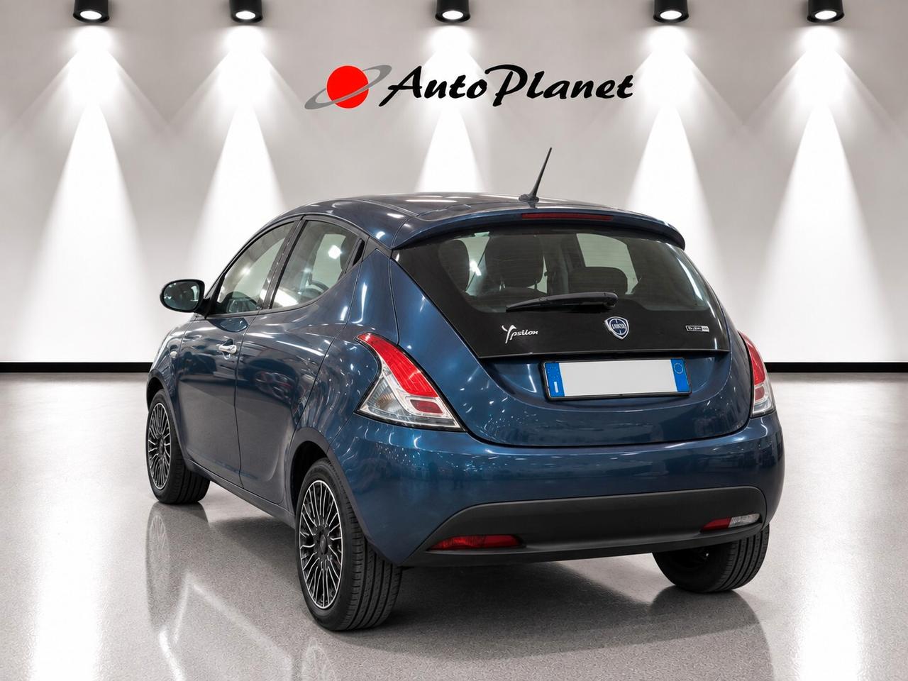 Lancia Ypsilon 1.0 FireFly 5 porte S&S Hybrid Silver