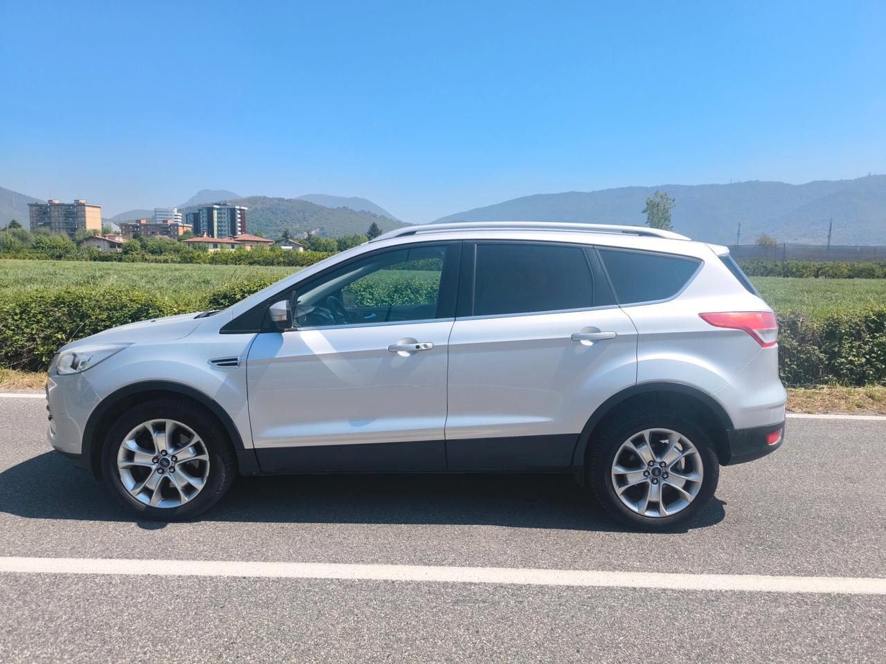 FORD KUGA 2,0 TDCI 4X4- TITANIUM-CAMBIO AUTOMATICO
