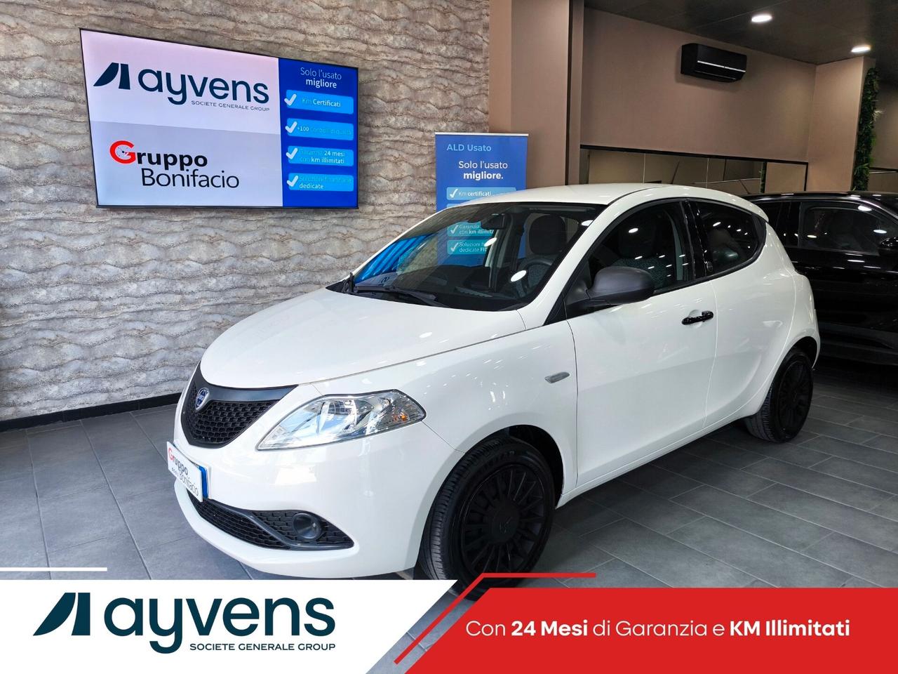 Lancia Ypsilon 1.0 FireFly 5 porte S&S Hybrid Ecochic Silver