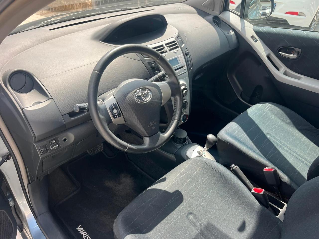 Toyota Yaris 1.3 5 porte M-MT CAMBIO AUTOMATICO