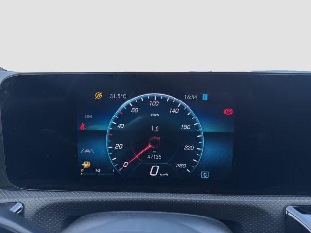 MERCEDES-BENZ A 180 A 180 d Premium