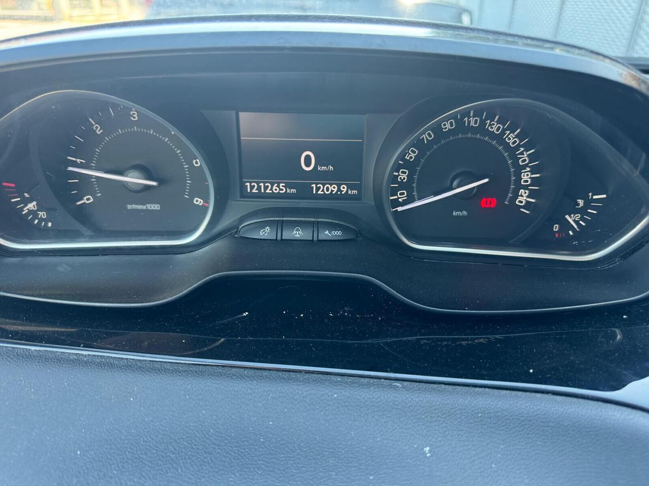 PEUGEOT 208 1.4 HDi 68 CV 5 Porte Allure – NAVIGATORE – 121.000 KM