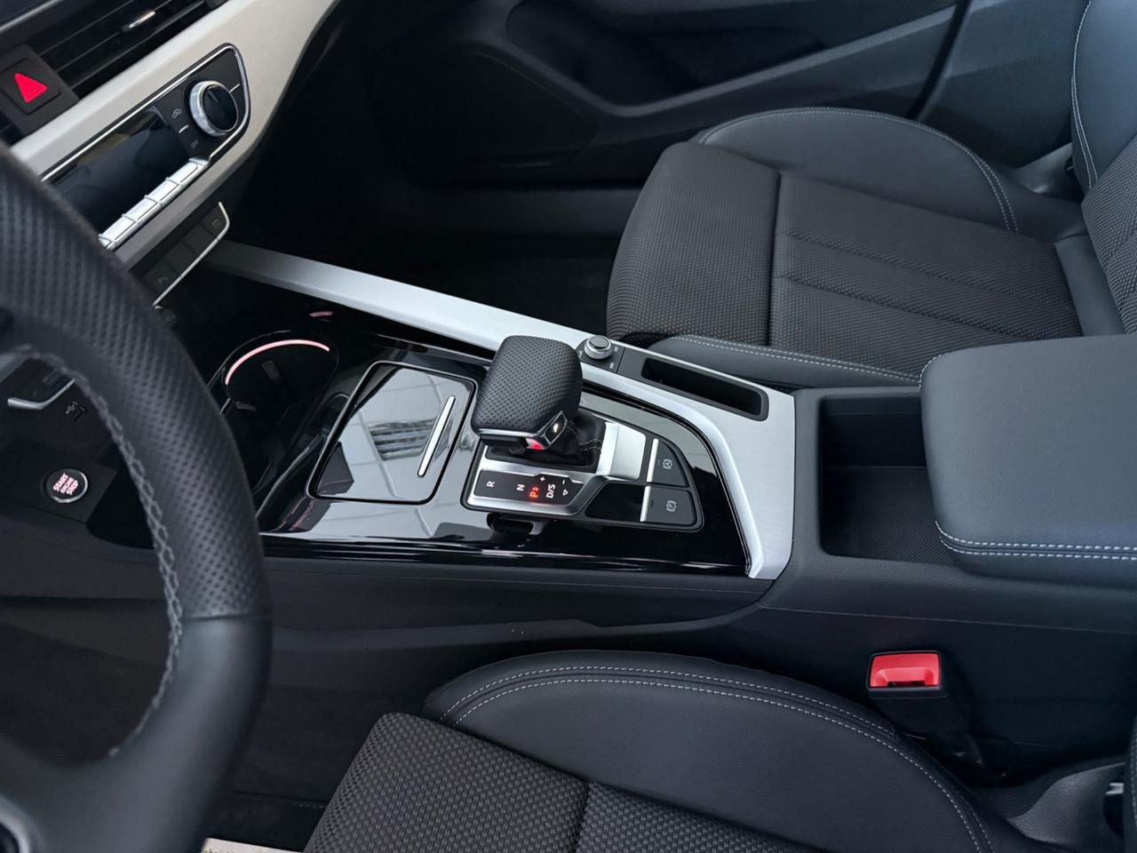 Audi A4 Avant 40 TDI quattro S tronic line edition